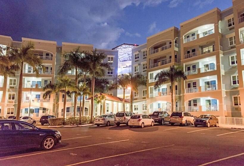 هتل Aquarius Vacation Club At Boqueron Beach Resort