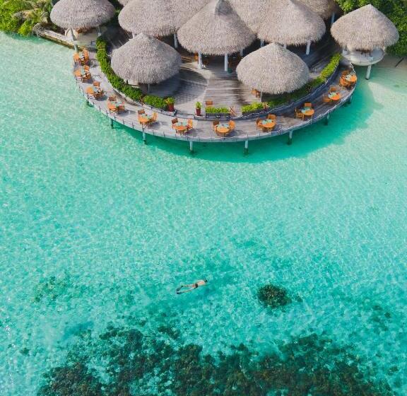 هتل Baros Maldives