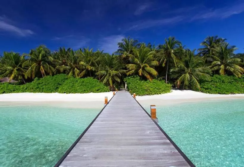 هتل Baros Maldives