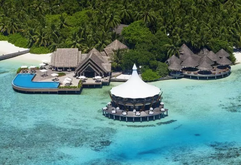 هتل Baros Maldives