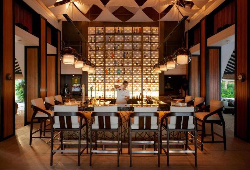 هتل Baros Maldives