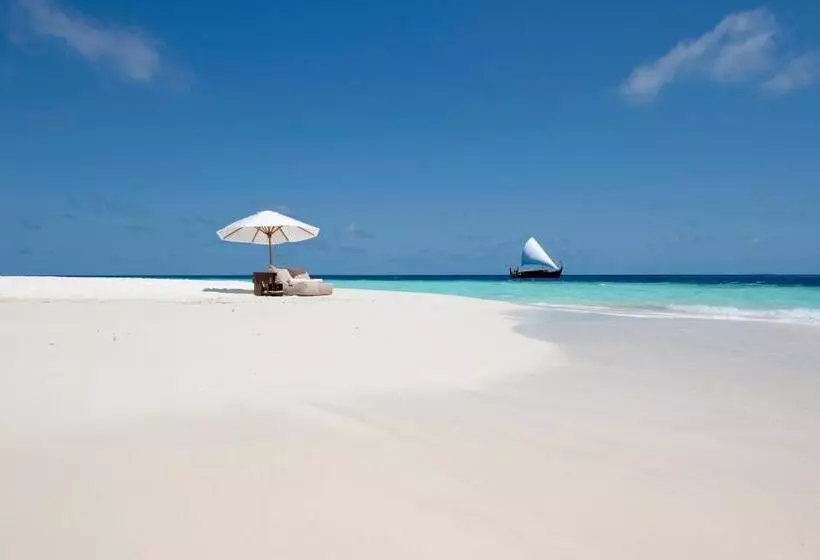 هتل Baros Maldives