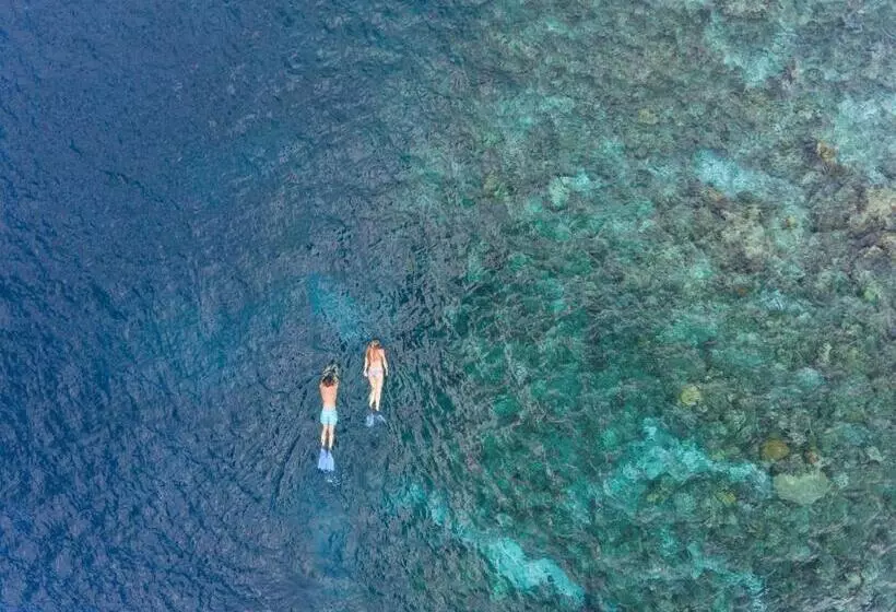 هتل Baros Maldives