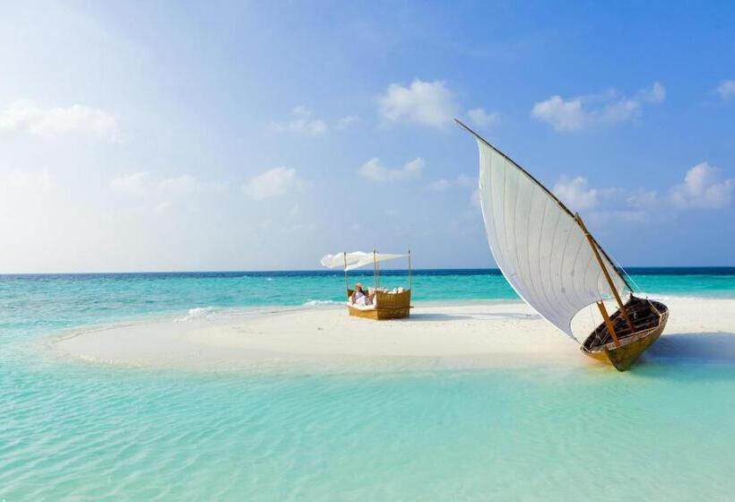 هتل Baros Maldives