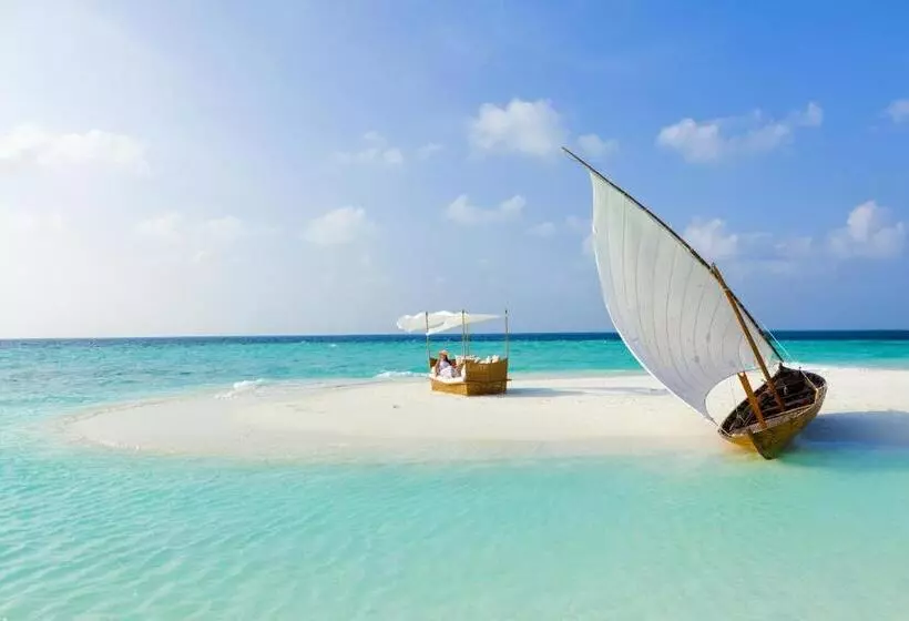 هتل Baros Maldives