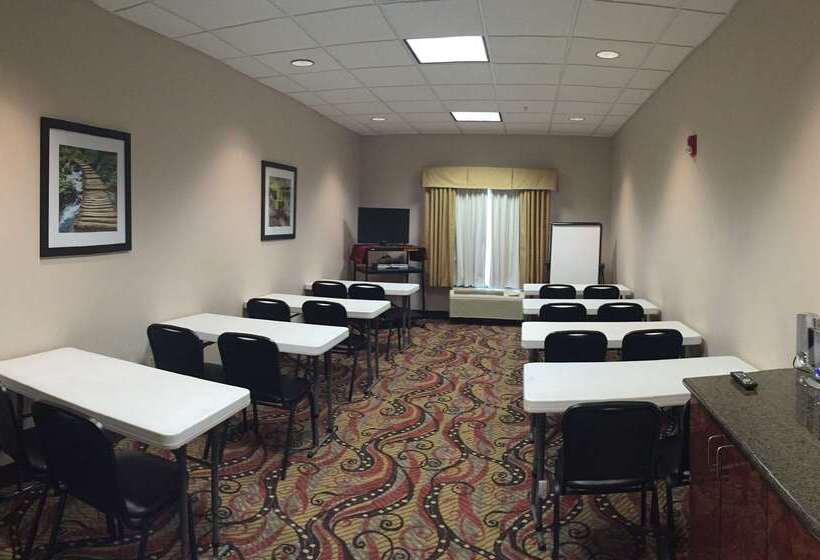 בית מלון כפרי Best Western Plus Memorial Inn