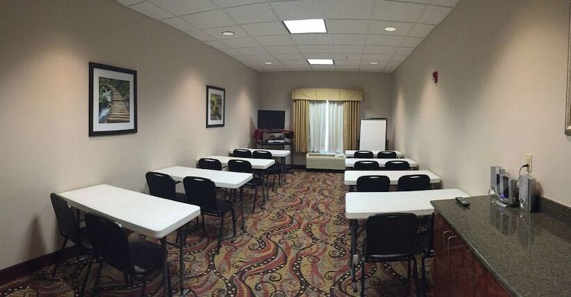 בית מלון כפרי Best Western Plus Memorial Inn