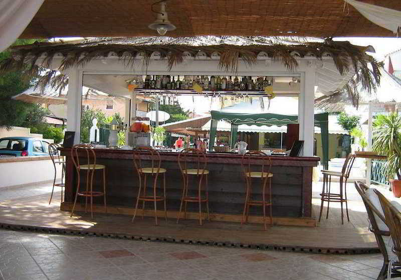 ホテル Caravel Pool