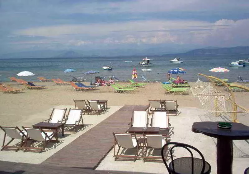 ホテル Caravel Pool