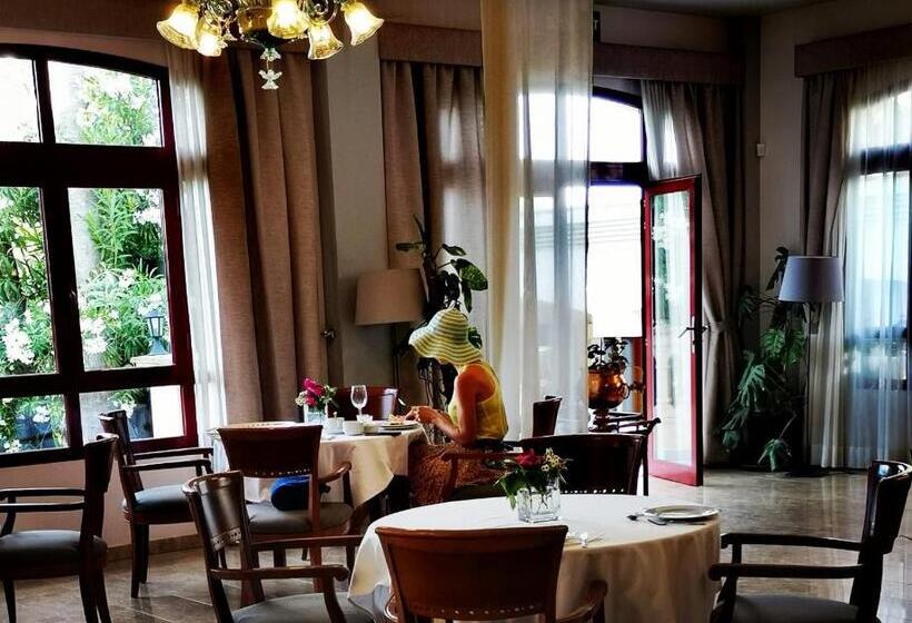 فندق Ciutat Jardi