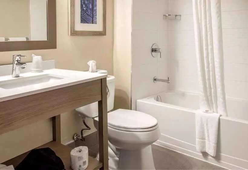 فندق Comfort Inn Airport Dorval