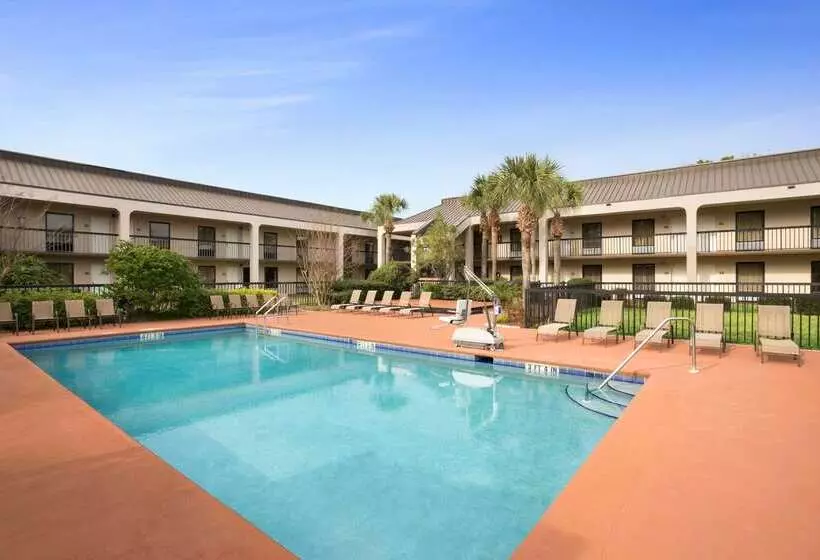 בית מלון כפרי Days Inn By Wyndham Jacksonville Airport