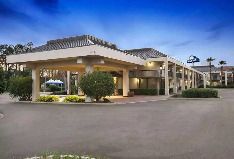 בית מלון כפרי Days Inn By Wyndham Jacksonville Airport