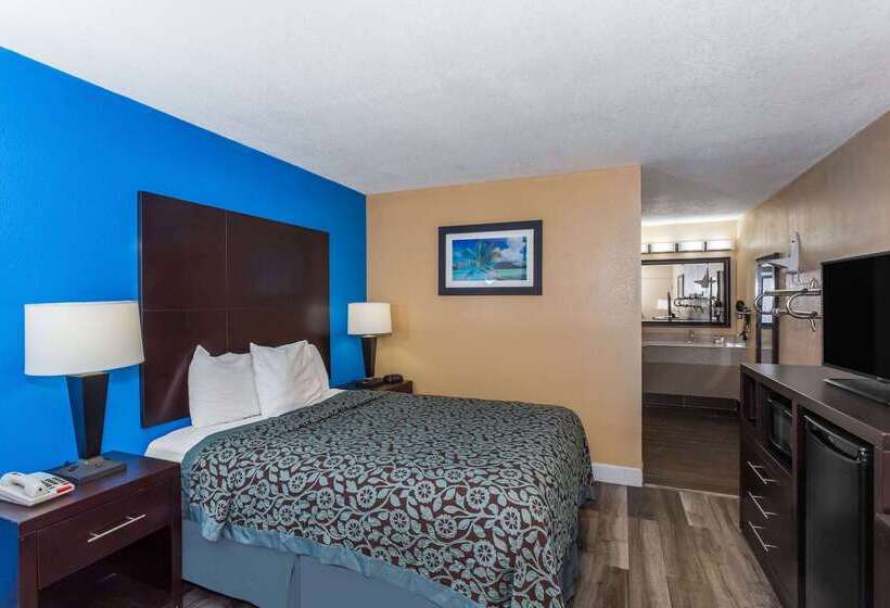 Отель Days Inn By Wyndham Sarasota Bay