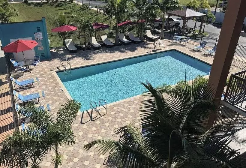 酒店 Days Inn By Wyndham Sarasota Bay