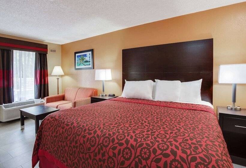 Отель Days Inn By Wyndham Sarasota Bay