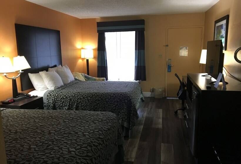 Отель Days Inn By Wyndham Sarasota Bay