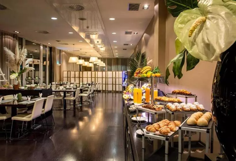 Отель Diagonal Plaza