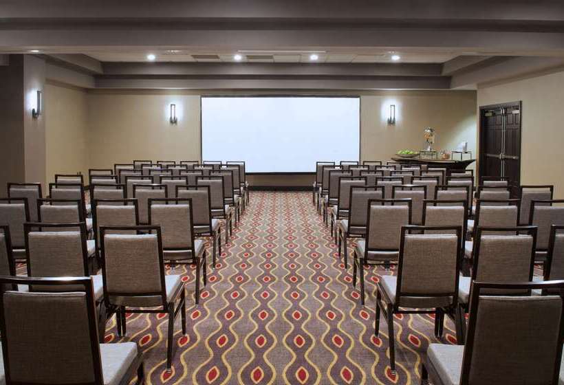 فندق Embassy Suites By Hilton Dulles Airport