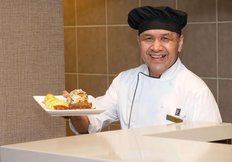 فندق Embassy Suites By Hilton Dulles Airport