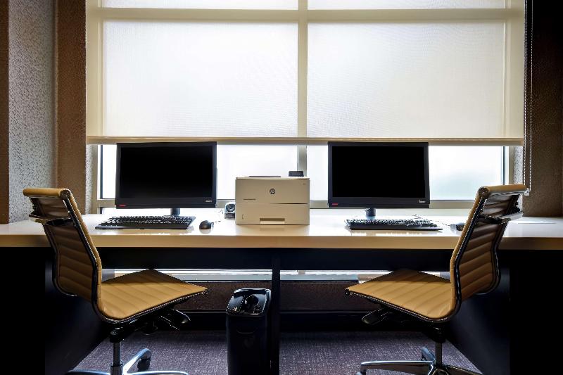 فندق Embassy Suites By Hilton Dulles Airport