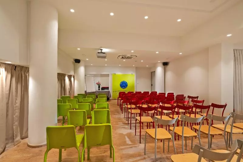 Отель Kyma Suites Beach