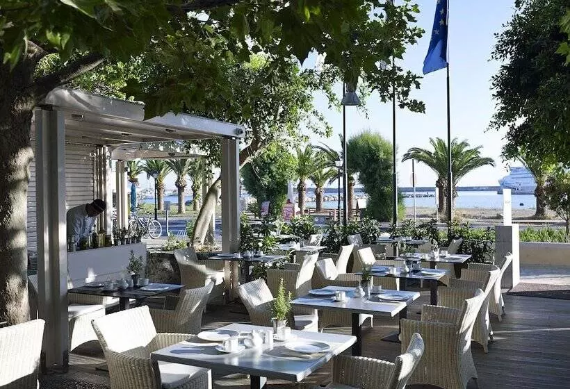 Отель Kyma Suites Beach