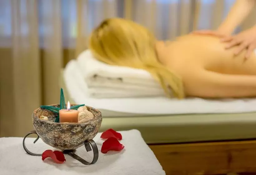 Отель Kyma Suites Beach