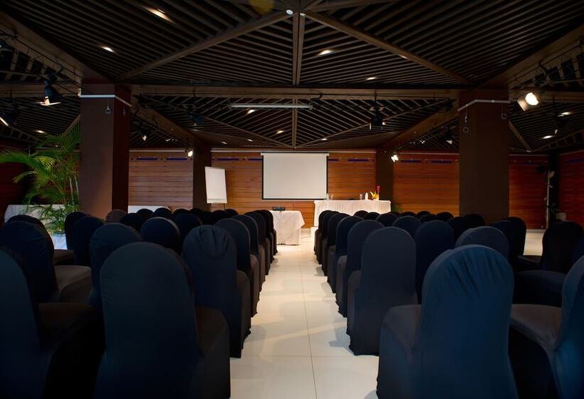 La Creole Beach Hotel & Spa