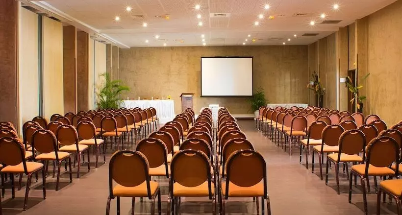 La Creole Beach Hotel & Spa