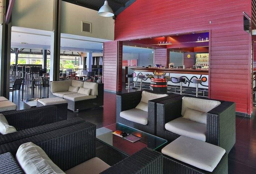 La Creole Beach Hotel & Spa