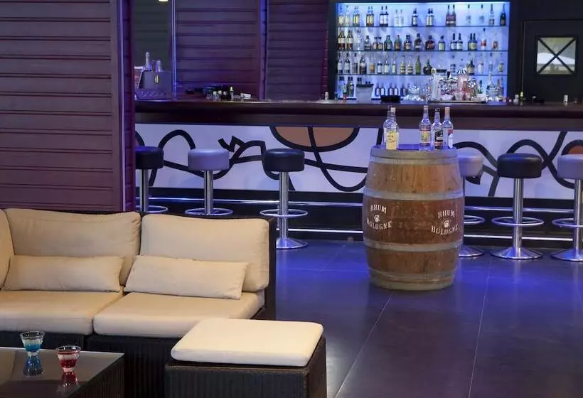 La Creole Beach Hotel & Spa