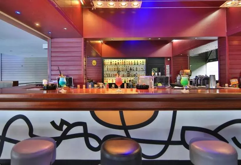 La Creole Beach Hotel & Spa