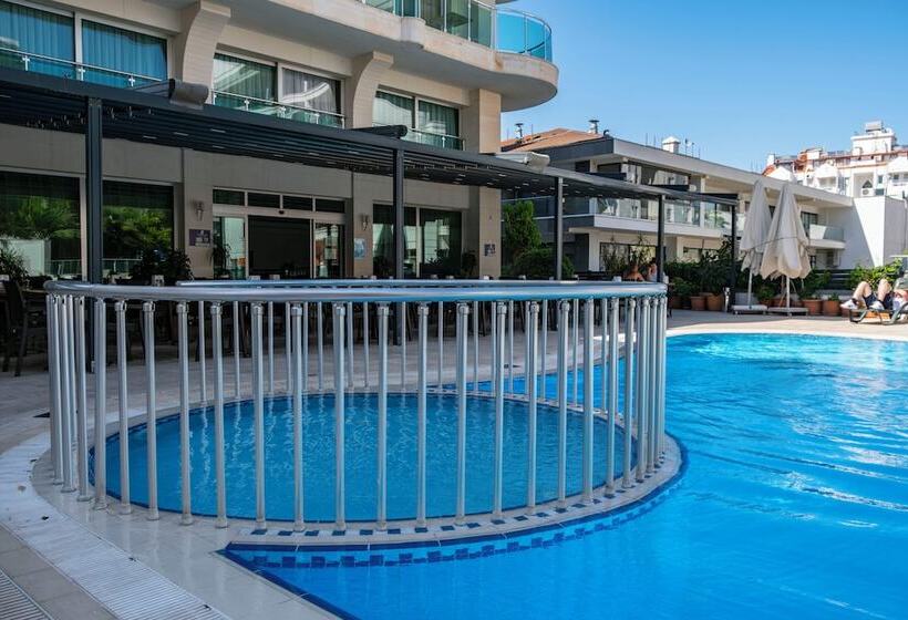 ホテル Marmaris Alkan