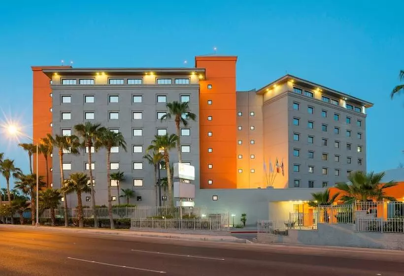 هتل Real Inn Mexicali