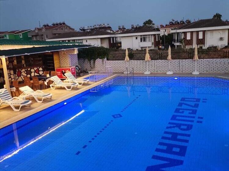 בית מלון כפרי Side Ozgurhan