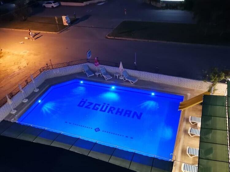 בית מלון כפרי Side Ozgurhan