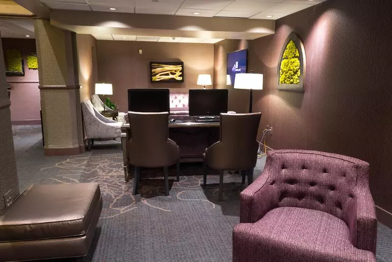 Отель The Sofia