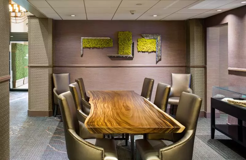 Отель The Sofia