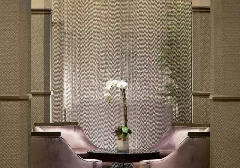 Отель The Sofia