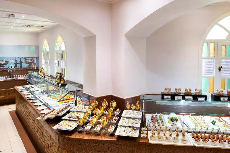 هتل Three Corners Rihana Resort