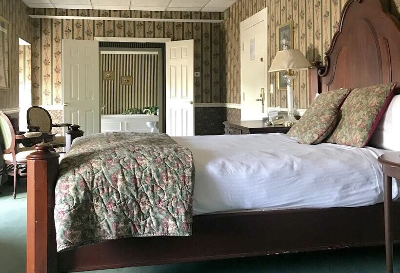 Отель Waynebrook Inn, Est 1865