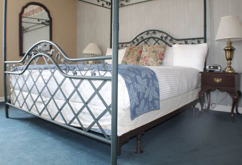 Отель Waynebrook Inn, Est 1865