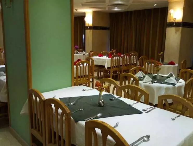 Queens Valley Hotel, Restaurants, Bars And Spa Luxor