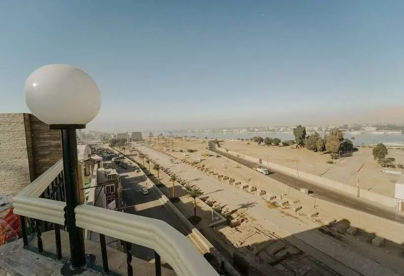 Queens Valley Hotel, Restaurants, Bars And Spa Luxor