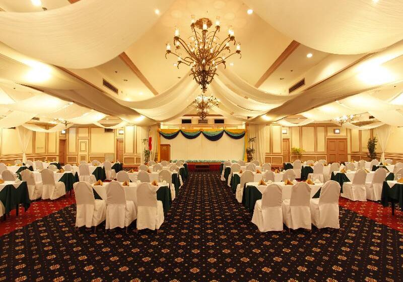 Waterfront Insular Hotel Davao