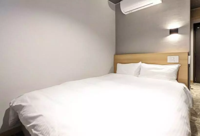 Hotelli Forest Inn Gobo