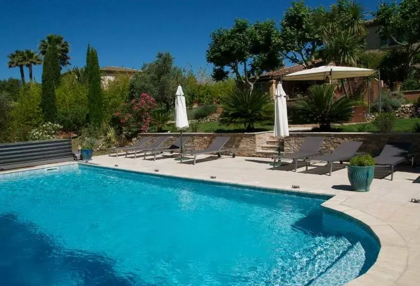 Aamiaismajoitus (B&B) Bastide De L'avelan