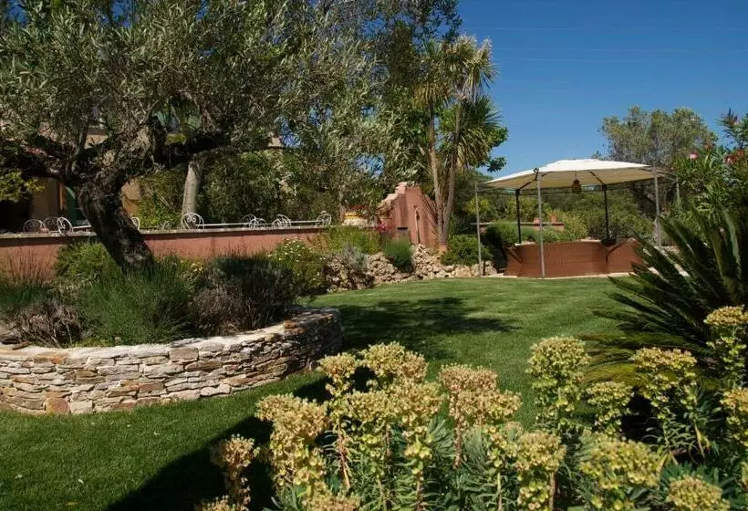 Aamiaismajoitus (B&B) Bastide De L'avelan