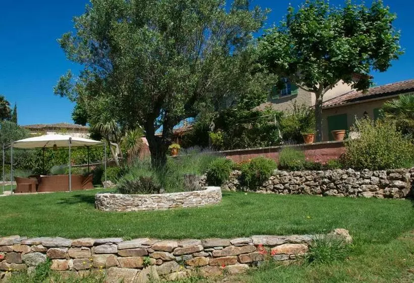 Aamiaismajoitus (B&B) Bastide De L'avelan